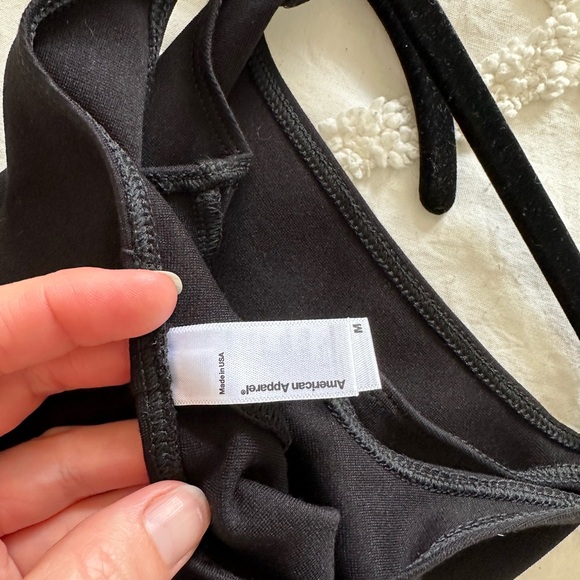 Elegant Black Dress - Picture 3 of 3